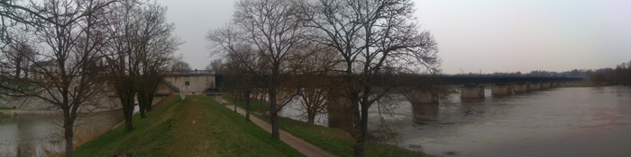 Briare canal over the Loire